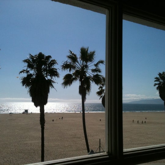 Foto tomada en Venice Beach Suites &amp; Hotel  por Matt el 4/27/2011