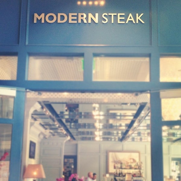 รูปภาพถ่ายที่ Modern Steak โดย Yvette U. เมื่อ 5/17/2012
