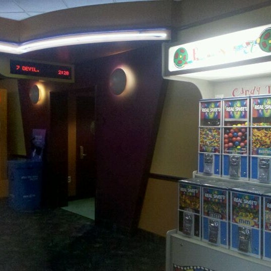 Foto di Regal Hollywood & IMAX Ocala 2801 SW 27th Avenue