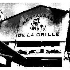 Photo taken at Cafe De La Grille by Rhys S. on 9/13/2011