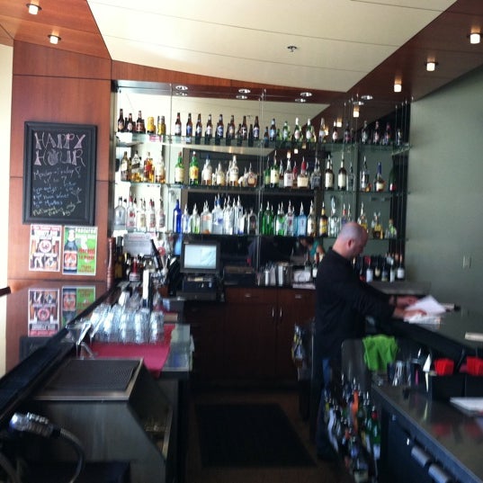 8/23/2011 tarihinde Shon C.ziyaretçi tarafından 3 Point Restaurant'de çekilen fotoğraf