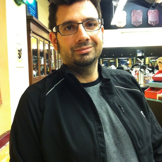 4/27/2012にSarah R.がBolt Barbersで撮った写真