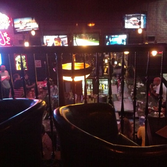Foto tomada en MJ&#39;s Pizza Bar &amp; Grill  por Bradley C. el 8/17/2012
