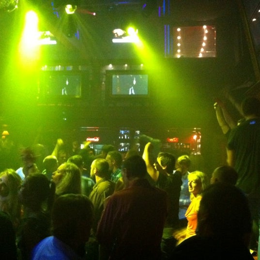 รูปภาพถ่ายที่ Club Essential โดย Alexander D. เมื่อ 5/12/2012