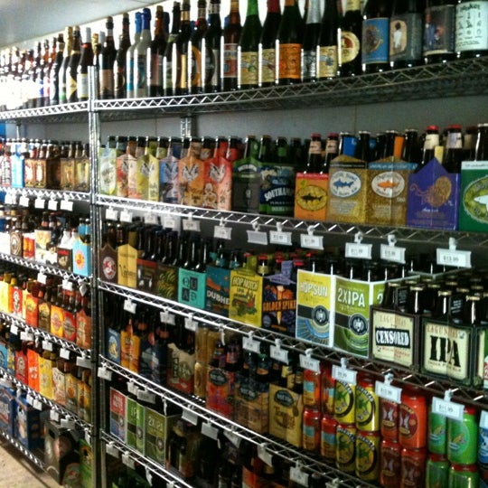 7/11/2012에 Jess G.님이 Tri-Boro Beverage &amp; Distribution Co에서 찍은 사진