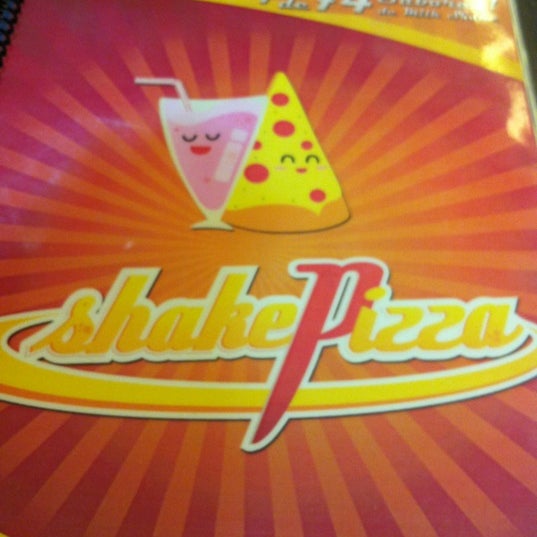 Снимок сделан в Shake Pizza пользователем Lucas M. 2/14/2012
