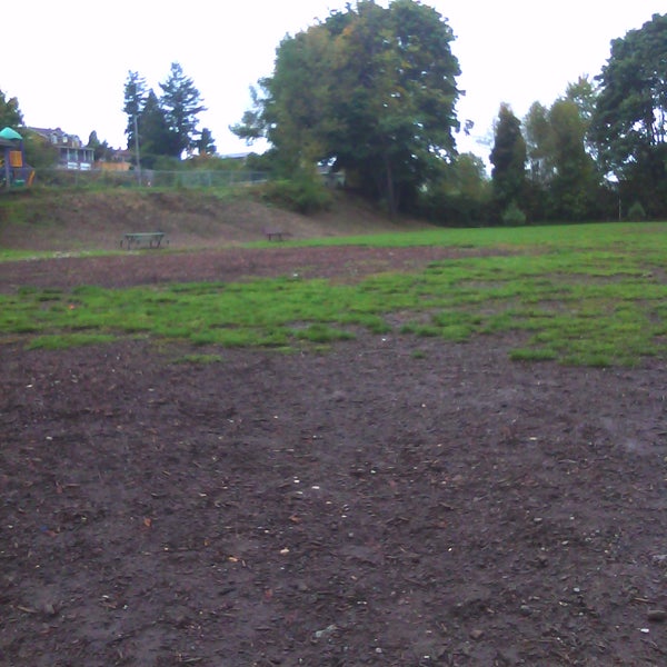 Rogers Park Dog Park in Eastside