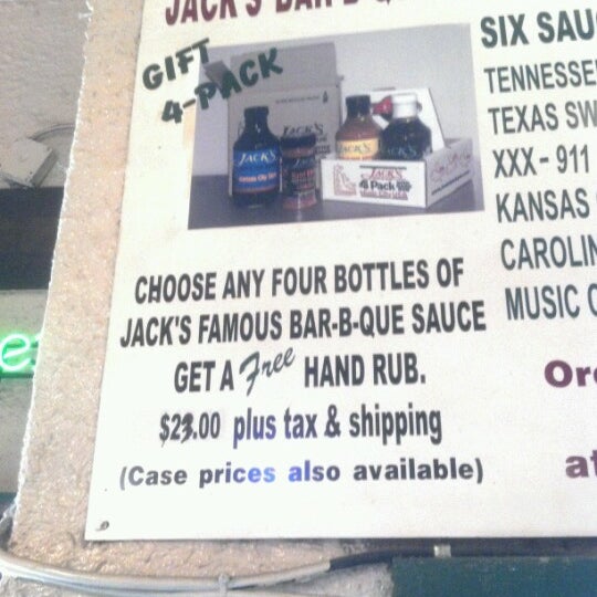 รูปภาพถ่ายที่ Jack&#39;s Bar-B-Que โดย Devin V. เมื่อ 8/11/2012