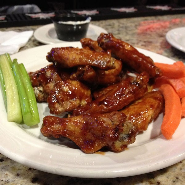 Great wings here especially the Mango BBQ! Check-in to get great appetizer specials...