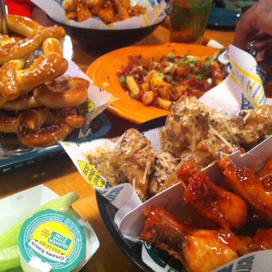 Quaker Steak & Lube Wings Joint in Clearwater