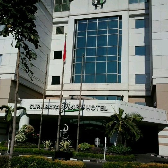 รูปภาพถ่ายที่ Surabaya Suites Hotel โดย N Leo M. เมื่อ 9/5/2012