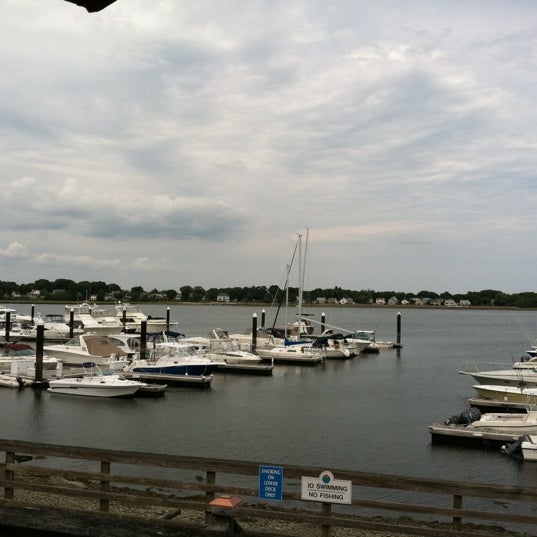 Photo taken at The Inn at Bay Pointe by Rose D. on 8/14/2012