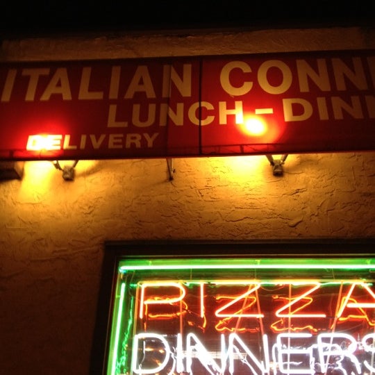 Photo taken at Italian Connection Pizza by Raffi O. on 11/23/2011