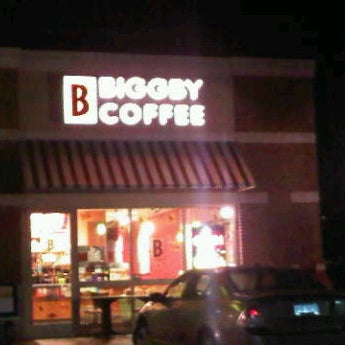Photo taken at BIGGBY COFFEE by Ashley A. on 9/30/2011