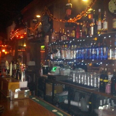 Das Foto wurde bei O&#39;Shea&#39;s Irish Pub von Tim F. am 10/28/2011 aufgenommen