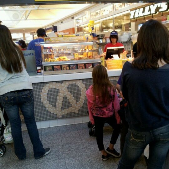 Wetzel's Pretzel The Promenade in Temecula Temecula, CA