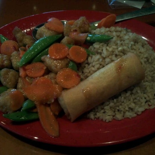 Photo taken at Pei Wei by Vince S. on 11/11/2011