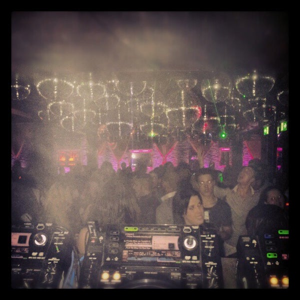 Tunnel (Now Closed) 1 Earl Pl