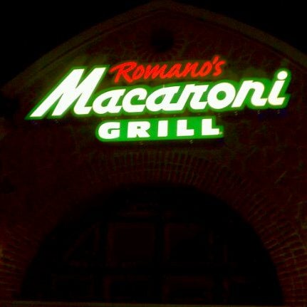 Photo taken at Romano&#39;s Macaroni Grill by Wendy H. on 9/25/2011