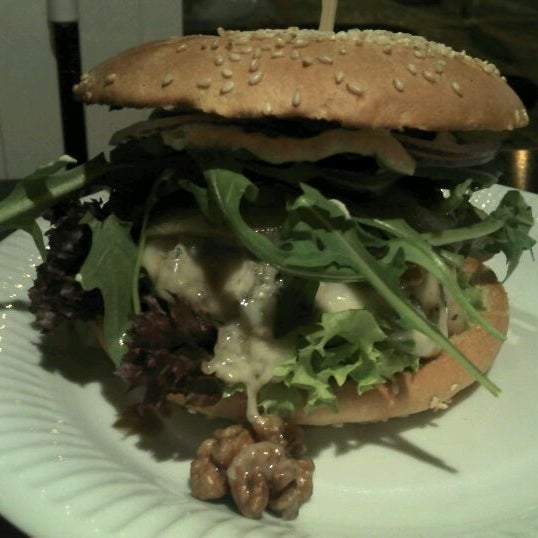 Foto scattata a Burgermeister da markus_do il 4/8/2012