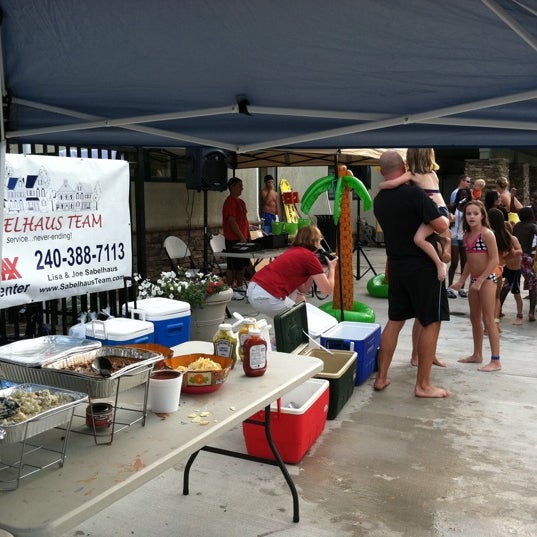 Clarksburg Town Center Pool Swimming Pool