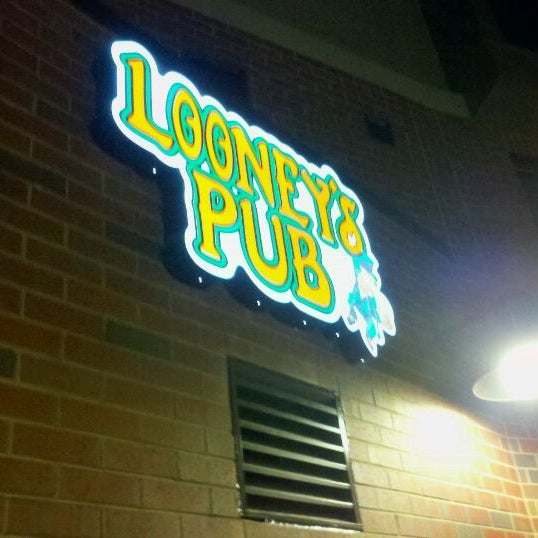 Photo taken at Looney&#39;s Pub by Robert D. on 10/6/2011