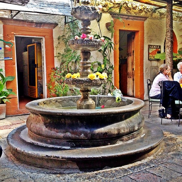 3/17/2012 tarihinde Lisa B.ziyaretçi tarafından Café de la Parroquia'de çekilen fotoğraf
