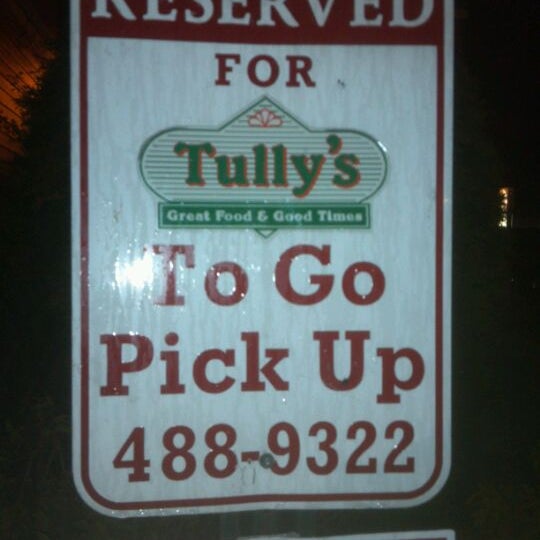 Photo taken at Tully&#39;s Good Times by Daniel K. on 5/1/2012