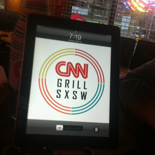 Photo prise au CNN Grill @ SXSW (Max&#39;s Wine Dive) par Danny B. le3/13/2012