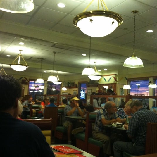 Photo taken at Friendly&#39;s by Adrienne B. on 9/25/2011