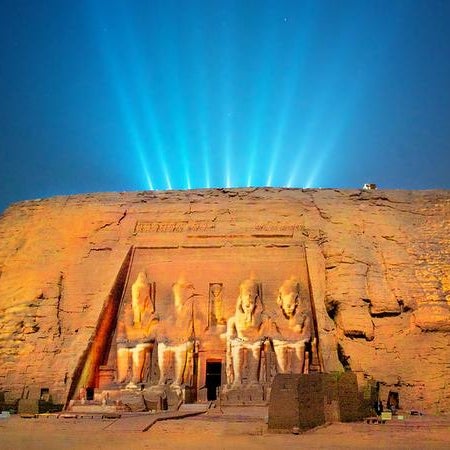 Consejos para que tu viaje a Egipto sea inolvidable. Un turista en Egipto http://goo.gl/N9ImU