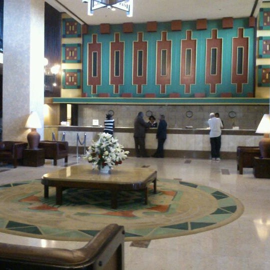 รูปภาพถ่ายที่ Hilton Addis Ababa โดย Ade Y. เมื่อ 12/2/2011