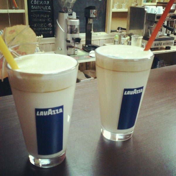 4/18/2012 tarihinde швецкаяziyaretçi tarafından Barista Coffee'de çekilen fotoğraf