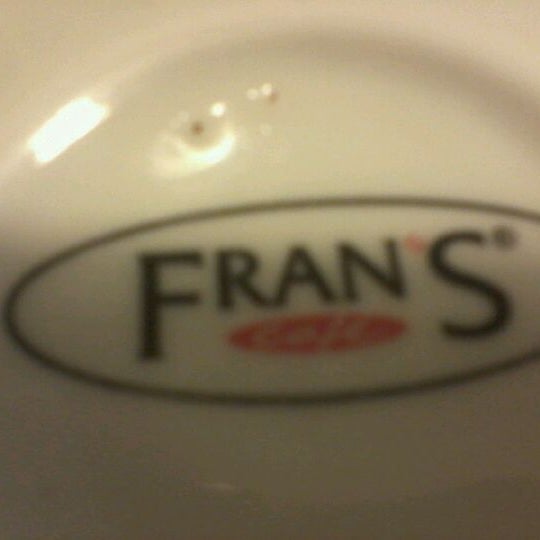 รูปภาพถ่ายที่ Fran&#39;s Café โดย Johnny D. เมื่อ 1/3/2012