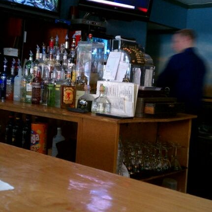 Photo taken at Newport Bar and Grill by JL J. on 5/14/2012