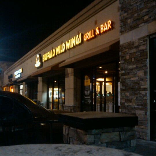 buffalo wild wings north chicago