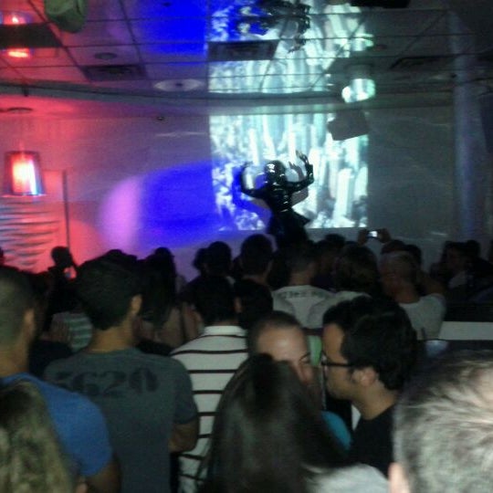 Photo prise au Living Room Nightclub par Rafael P. le10/15/2011