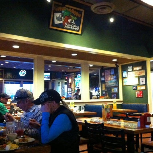 Photo taken at Chili&#39;s Grill &amp; Bar by David J. on 1/29/2012