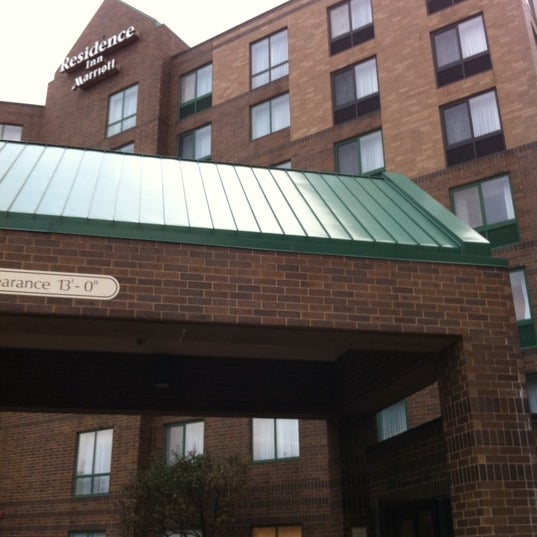 รูปภาพถ่ายที่ Residence Inn by Marriott Minneapolis Edina โดย Anwar M. เมื่อ 9/27/2011