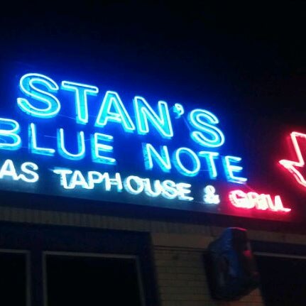 Photo taken at Stan’s Blue Note by Ali H. on 1/7/2012