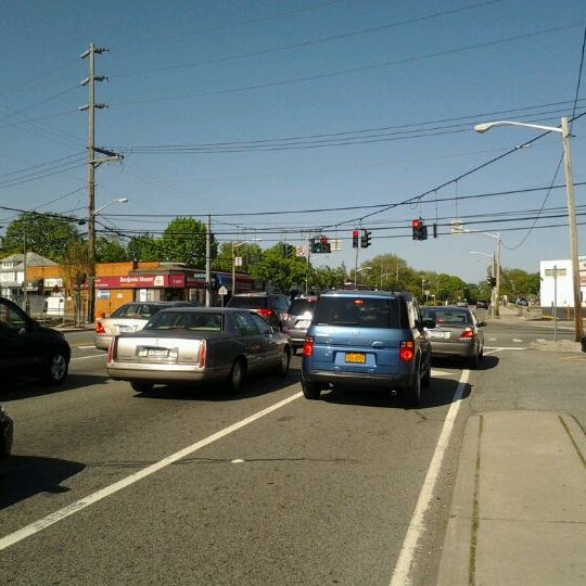 NICE Bus N22/N22A/N22X Hillside Avenue and New Hyde Park Road Bus Stop