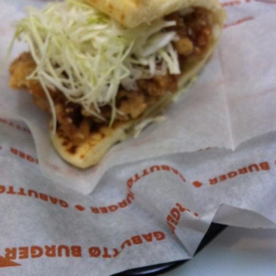 รูปภาพถ่ายที่ Gabutto Burger โดย Joey B. เมื่อ 2/24/2012