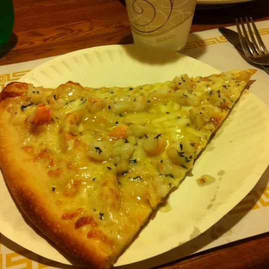Снимок сделан в Pete&#39;s Pizzeria and Restaurant пользователем Lorie A. 8/14/2011
