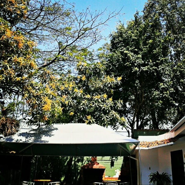 รูปภาพถ่ายที่ Universidad Casa Grande โดย Andrés N. เมื่อ 8/28/2012