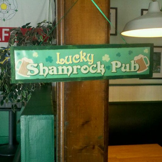 Photo taken at Shanna Key Irish Pub and Grill by Kathy W. on 10/12/2011