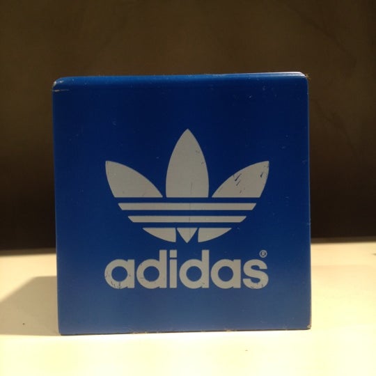 adidas - Sporting Goods Shop in Centro