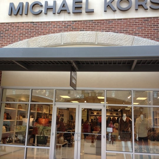 Michael Kors - Accessories Store in Merrimack