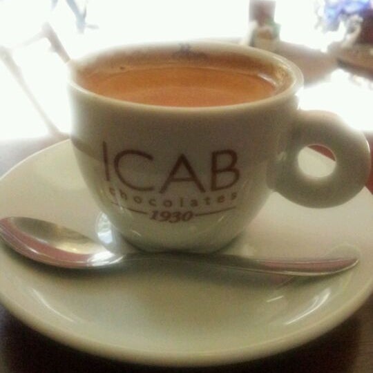Photo taken at Icab Chocolate Gourmet by Pedro Z. on 2/6/2012
