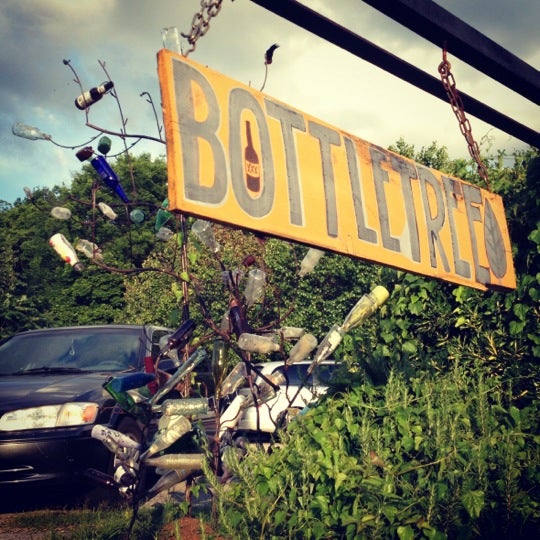 Foto tirada no(a) Bottletree Cafe por Jason C. em 5/15/2012