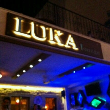 Снимок сделан в Luka Lounge &amp; Bar пользователем Gizem O. 8/5/2012